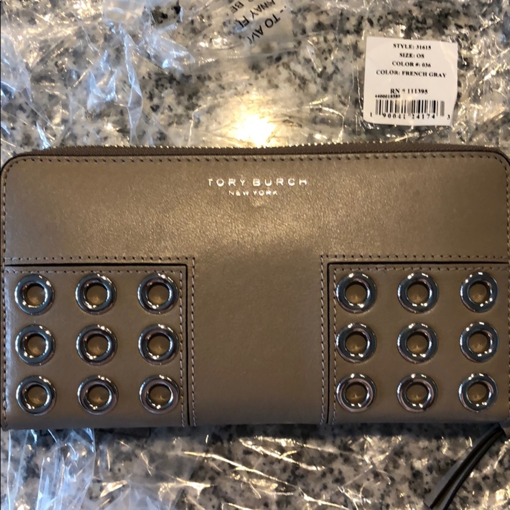 Tory Burch block T grommet wallet NWT